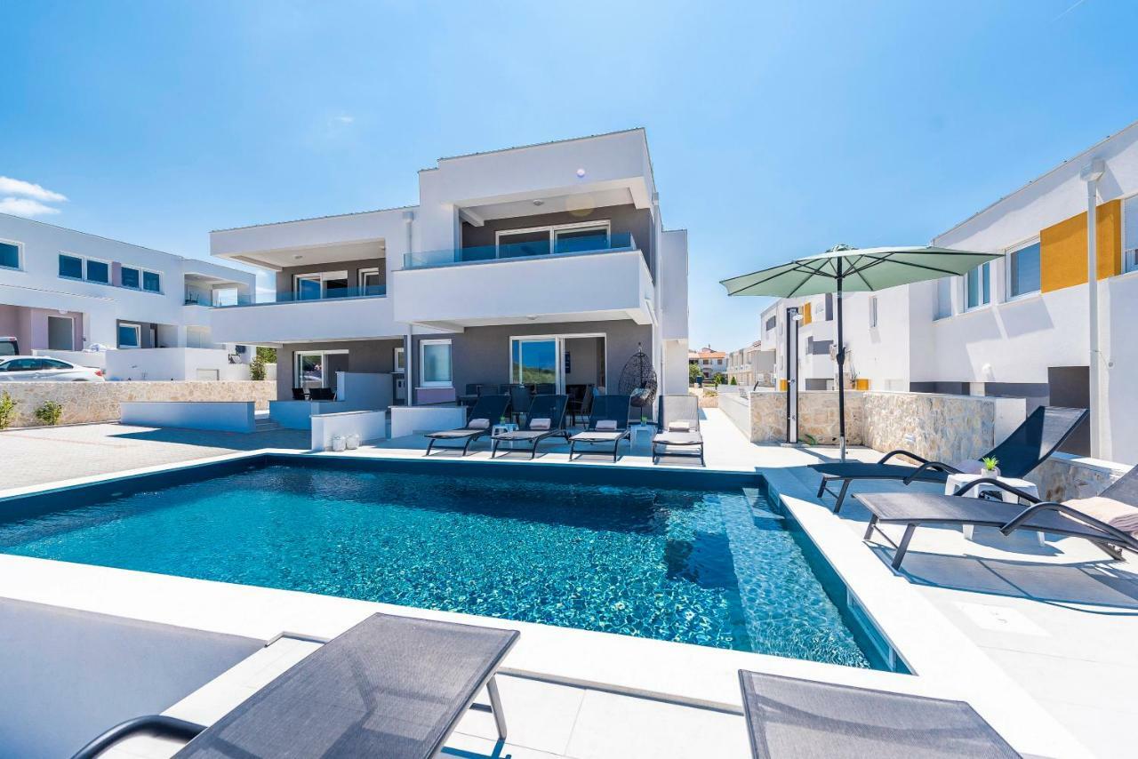 Adris 2 Luxury Modern Apartment With A Pool Novalja Ngoại thất bức ảnh